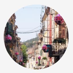 Fête Picasso . Rue Clément Bell . Vallauris . 2005