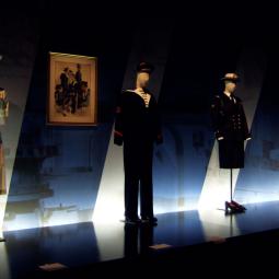 LES MARINS FONT LA MODE . MUSEE DE LA MARINE . PARIS . 2009